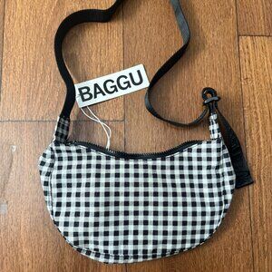 NWT Baggu Small Crescent Black and White Gingham